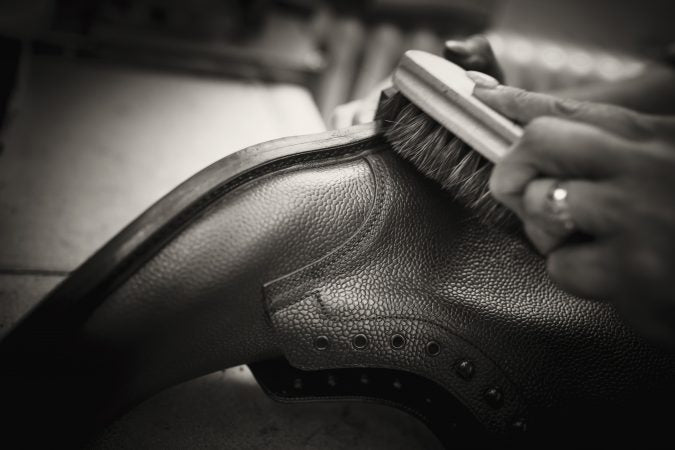 How to polish and care for gentlemen's shoes 