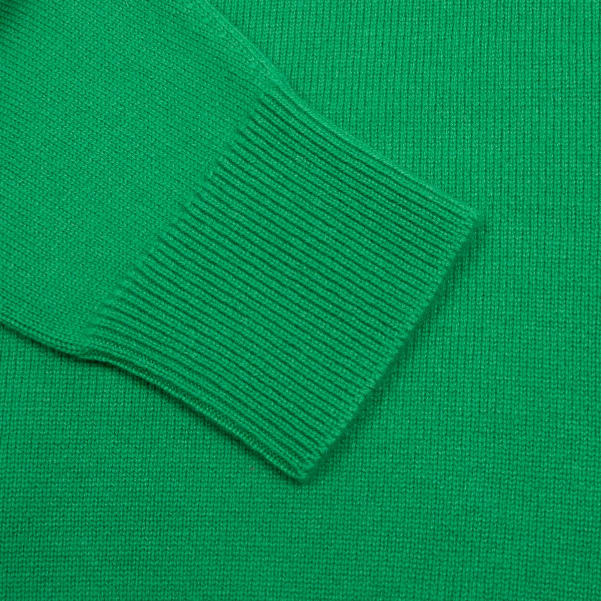 Grasshopper Green Tobermorey 4ply V-Neck Cashmere Sweater CASHMERE Robert Old