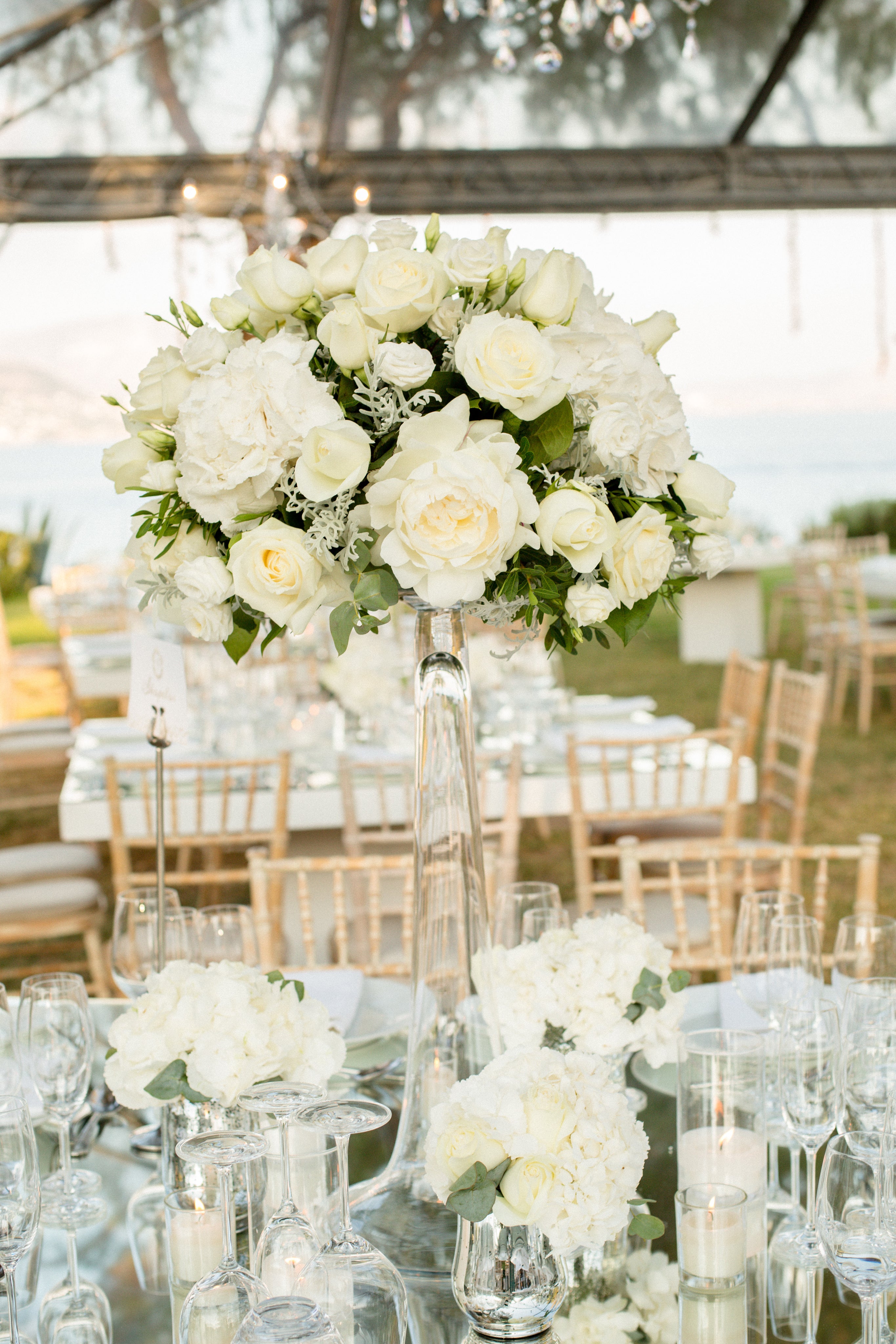 files/beautiful-centerpiece-at-an-outdoor-wedding.jpg