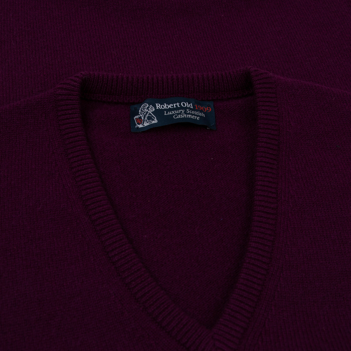 Beetroot Tobermorey 4ply V-Neck Cashmere Sweater  Robert Old   