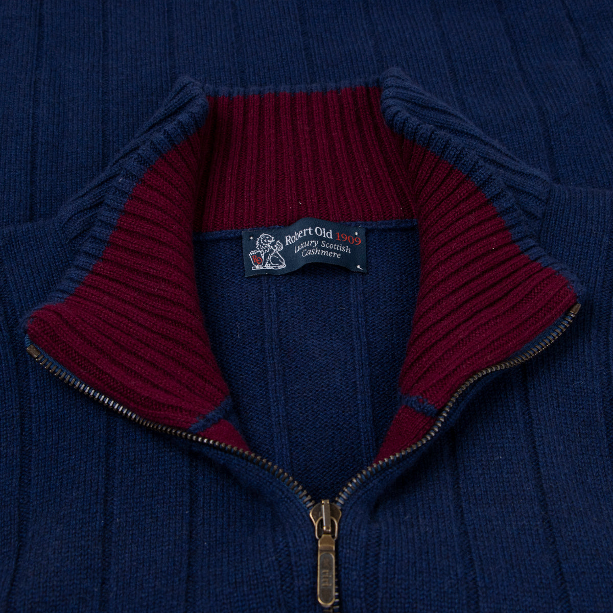 The Wellington Cashmere Ribbed Zip Neck Sweater - Inchiostro / Pompeii  Robert Old   