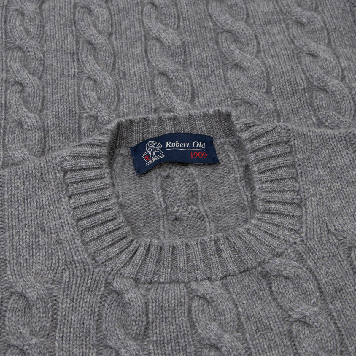Flannel Rothesay 4ply Cable Crew Cashmere Sweater  Robert Old   