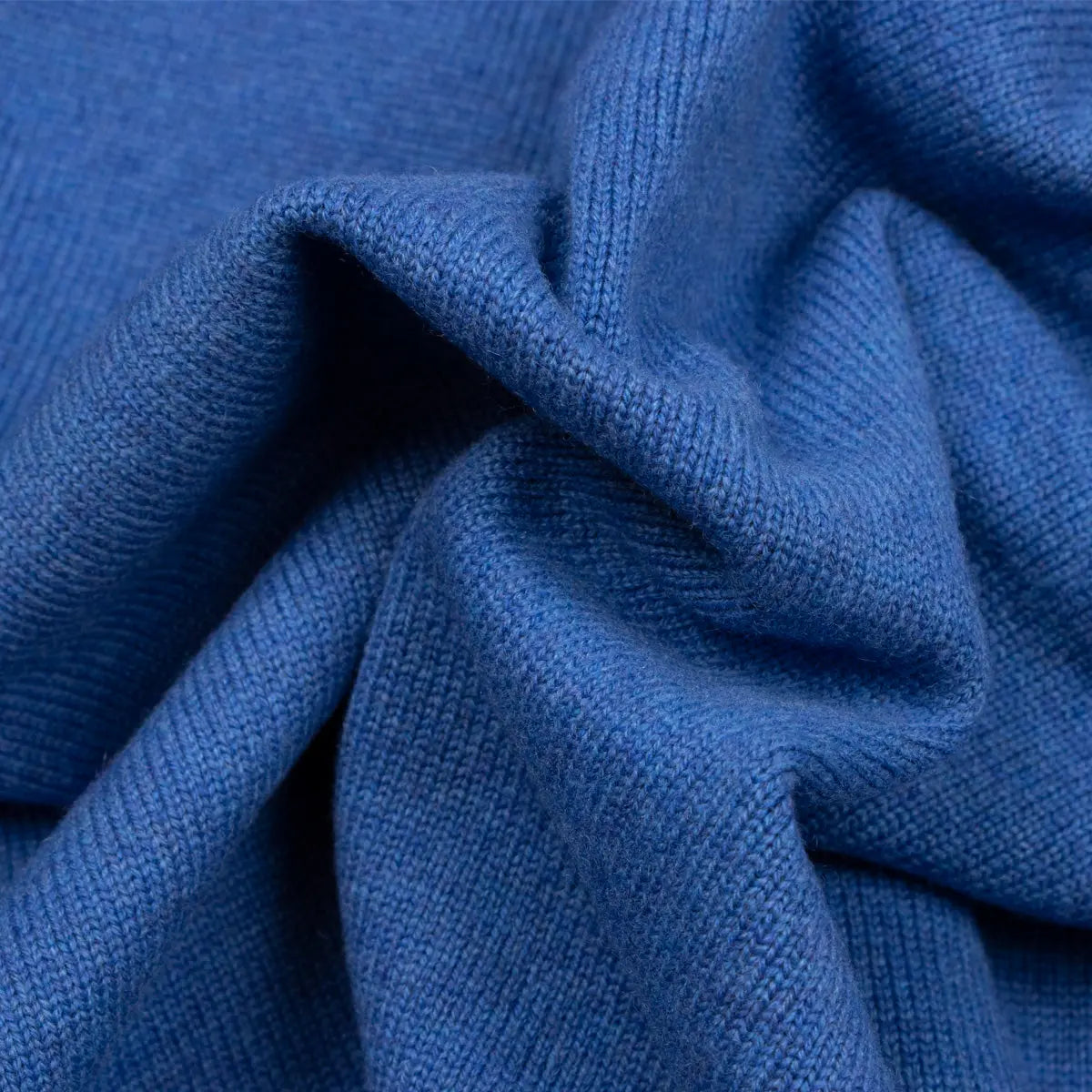 The Tiree 4ply Crew Neck Cashmere Sweater - Tay Blue  Robert Old   